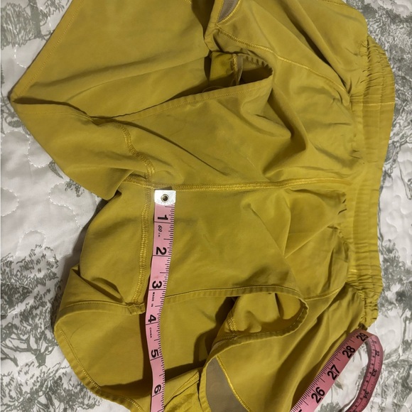 Lululemon sz 8 Hotty Hot Shorts Golden Lime running tennis gym workout fitness - Picture 6 of 16